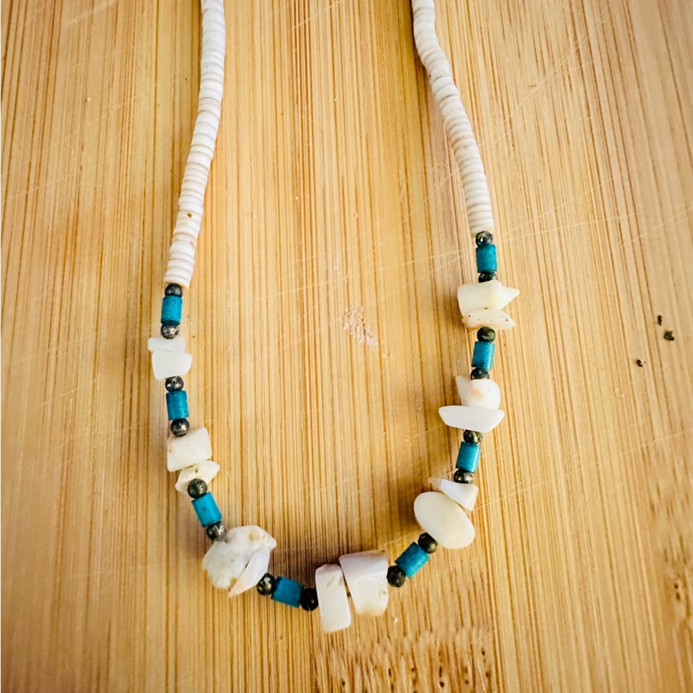 Vintage Heishi Shell Necklace White Shell Turquoise Color Beads Boho 16”